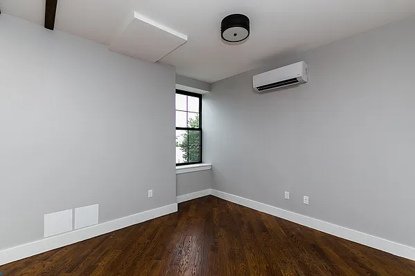 Rented by Nooklyn NYC LLC | media 22