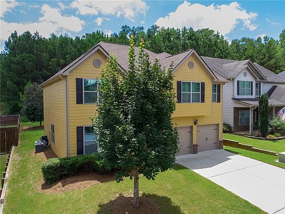 3rd image of 47 Maple Hill Dr