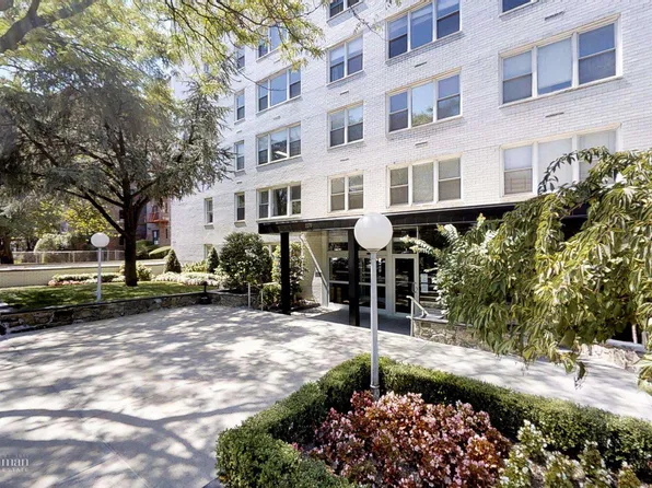 1170 Ocean Pky image 1 of 14