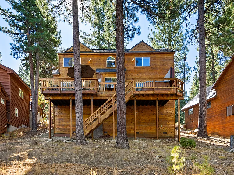 724 Conifer — Photo 44