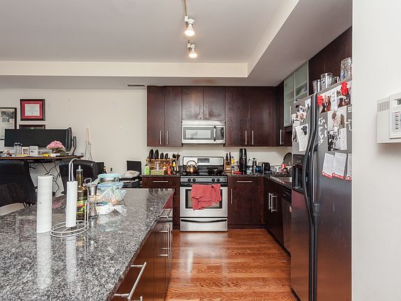 5th image of 744 W Fullerton Ave APT 301