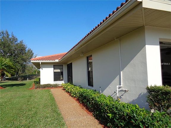 2nd image of 11300 SW Essex Dr