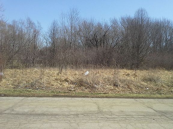 3rd image of Greenwald Ct