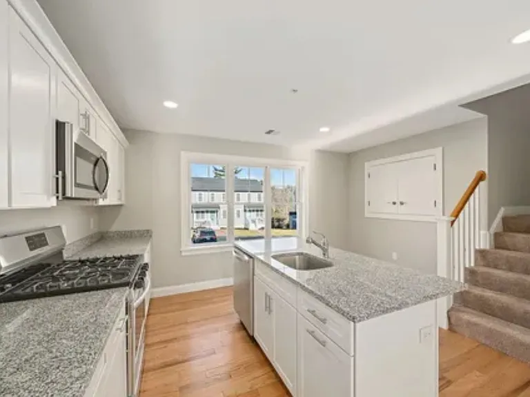 55 Plymouth St #J35 — Photo 13