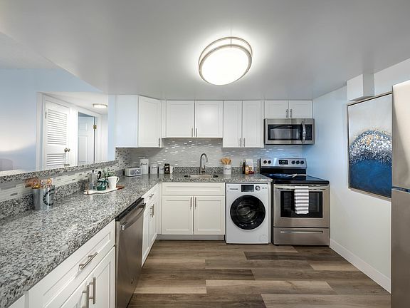 Renovated 1 Bedroom Apartment Home