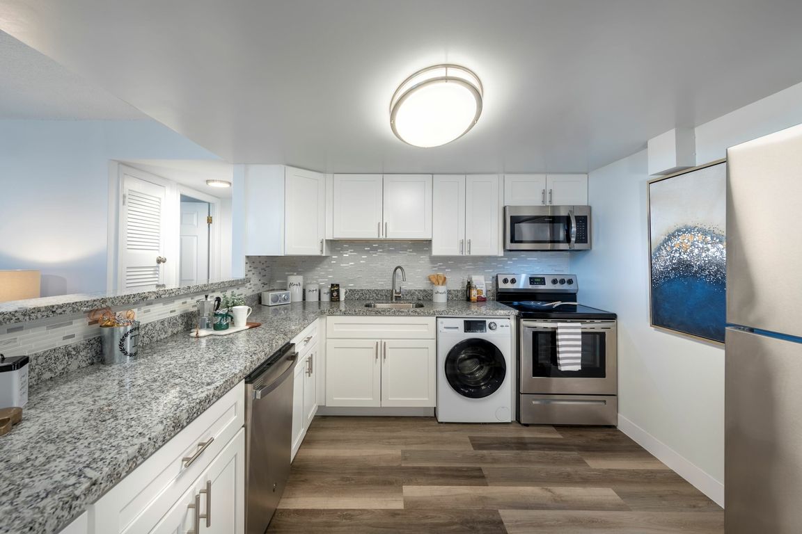 Renovated 1 Bedroom Apartment Home