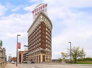 2107 Grand Blvd APT 504, Kansas City, MO 64108