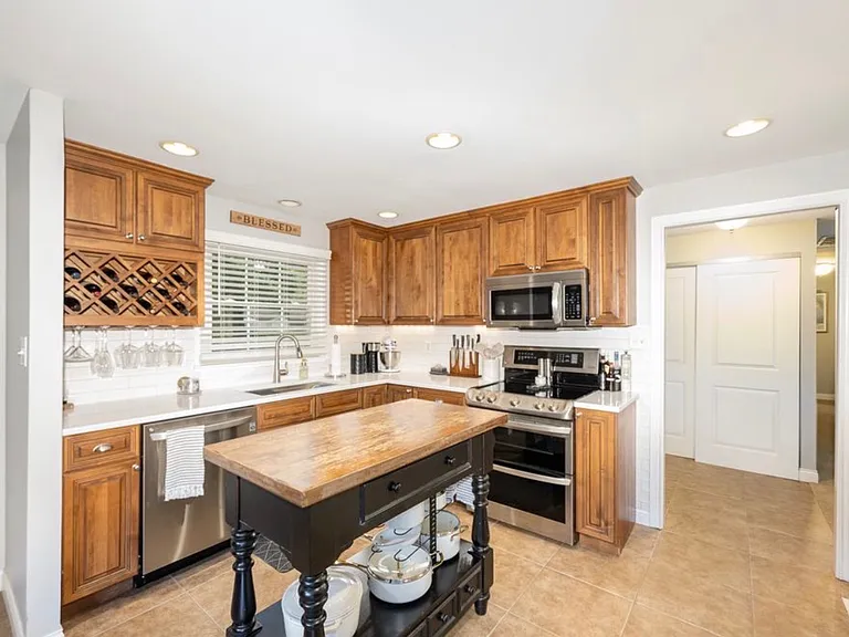 183 Monarch Rd — Photo 5