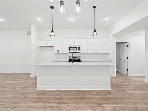3rd image of 352 Gaston Ave