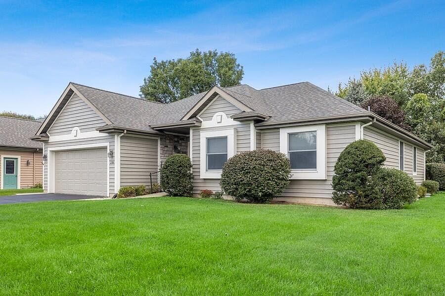 2381 Shoreham Highlands St, Saint Joseph, MI 49085 Zillow