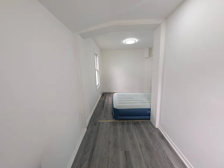 168 Borden Ave — Photo 12