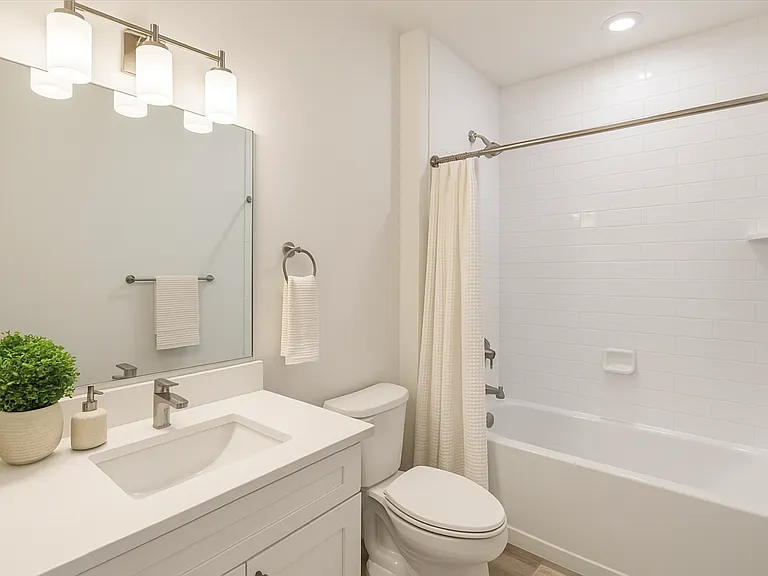 The Lowe — Photo 22