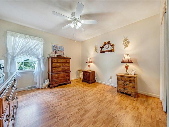 5th image of 5238 Lakeland Dr