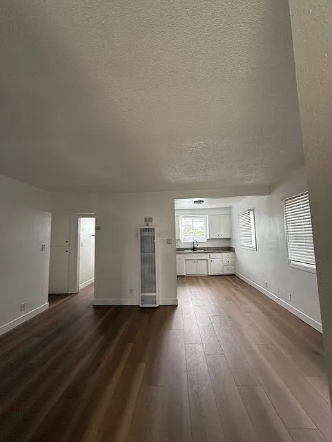 8319 S Western Ave — Photo 2