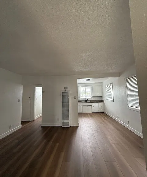 8319 S Western Ave #5 — Photo 2