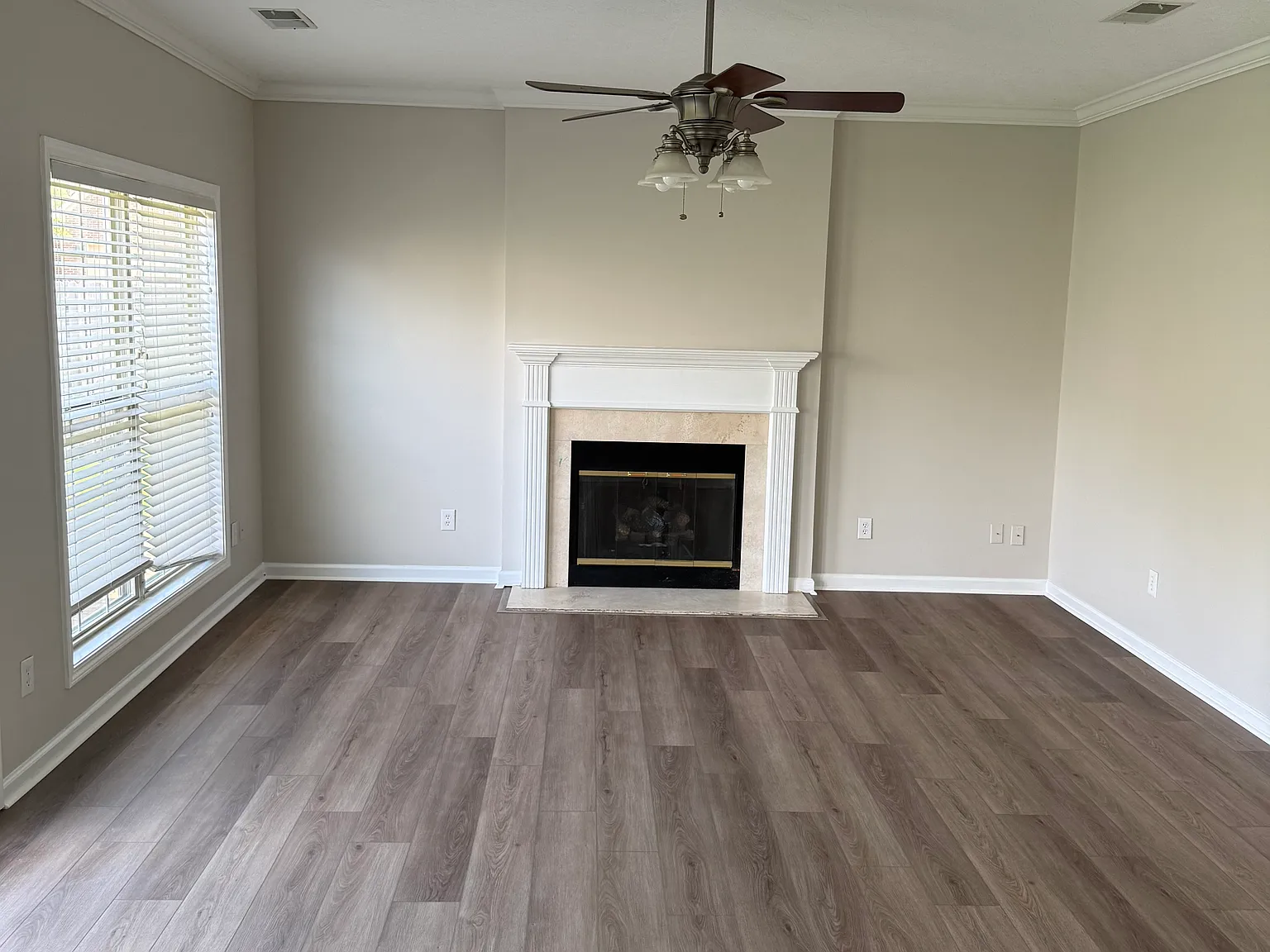 4 bed, 2323 sqft, $2,500 — Photo 3