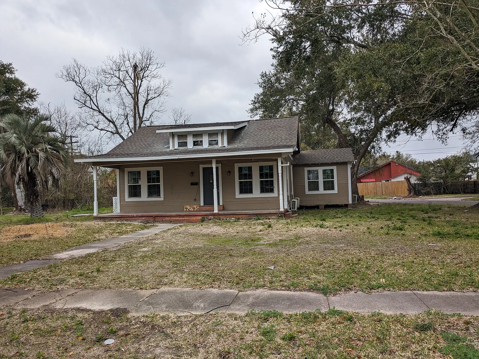 4 bed, 1821 sqft, $1,600 — Photo 1