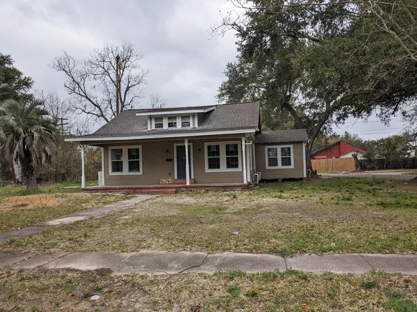 4245 Forest Dr, Port Arthur, TX 77642