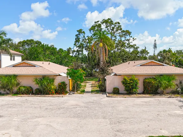 2029 Fiesta Dr, Sarasota, FL 34231