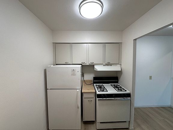 4th image of 10628 W Dakota St #203