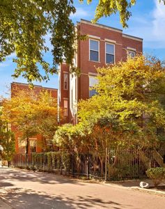 1947 W Evergreen Ave APT A, Chicago, IL, 60622