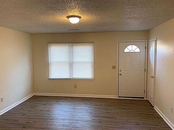 2nd image of 909 Julian St