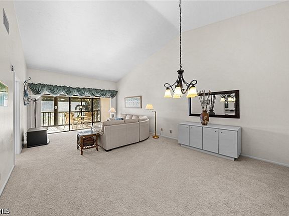 3rd image of 15448 Admiralty Cir APT 8