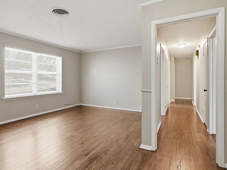 6500 Callahan Ct — Photo 5