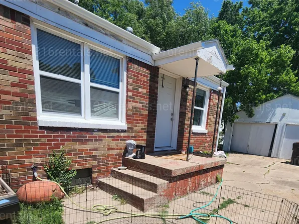 $700 - 1 Bed 1 Bath - Duplex *Coming Soon*, 546-548 N Oliver Ave, Wichita, KS 67208