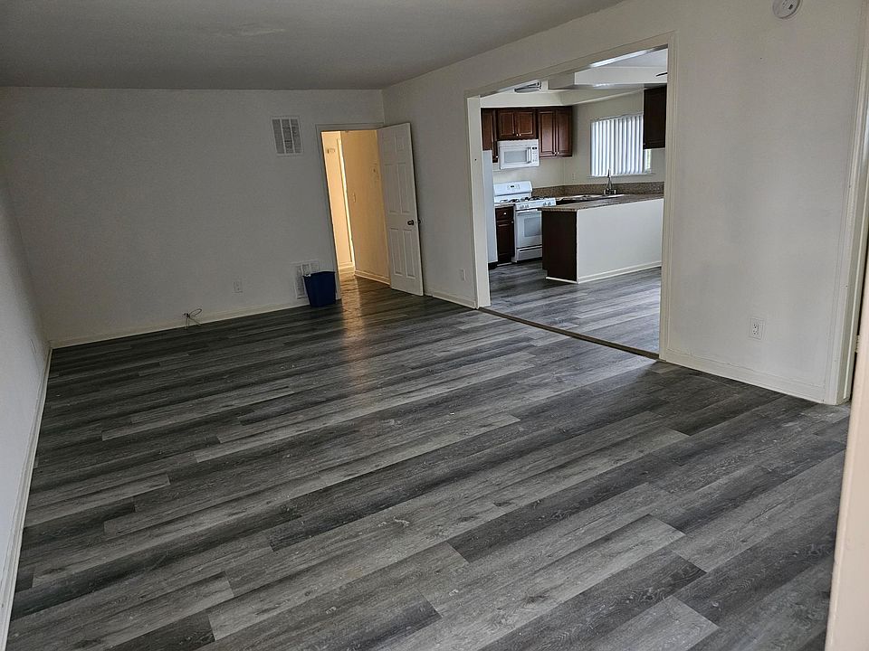 1st image of 5150 Woodman Ave #11B