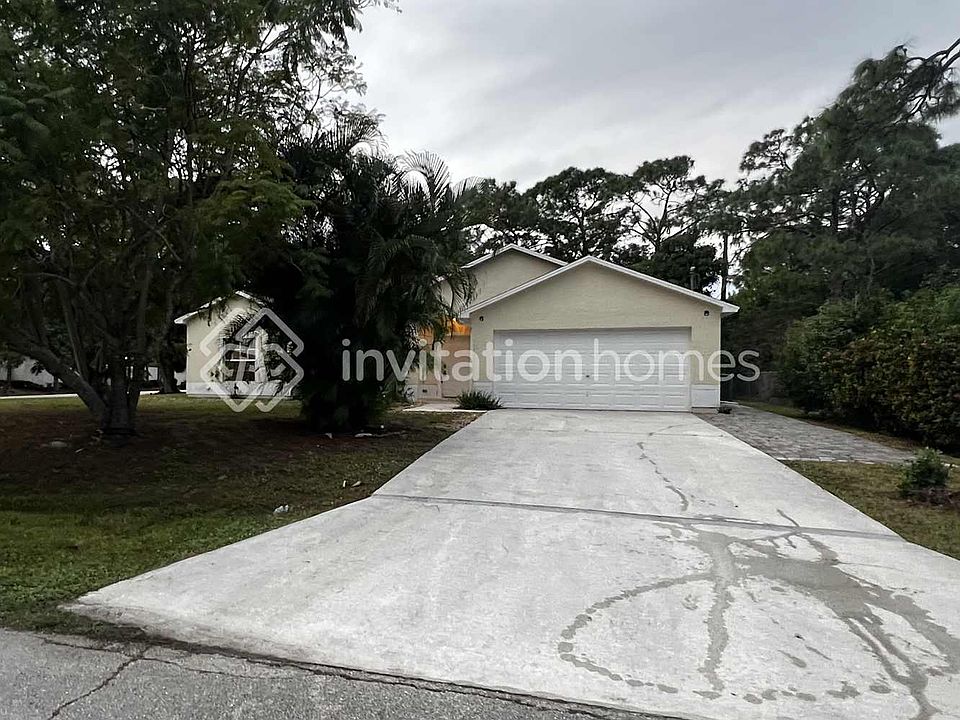 1st image of 102 NW Carmelite St