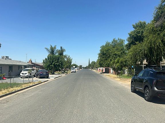 5th image of 22735 Preston Ave