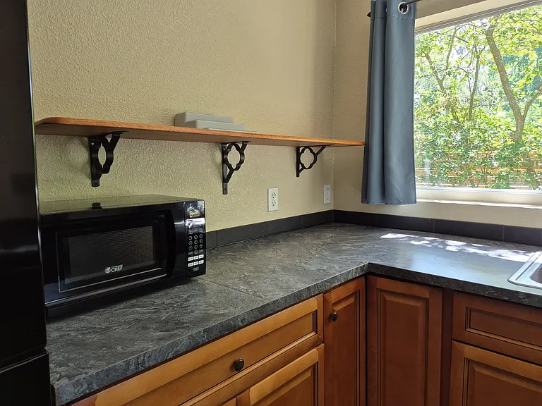 1209 NE 21st Ave — Photo 7