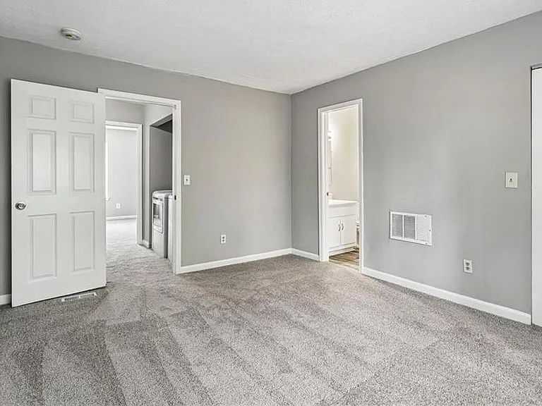 349 W Post Oak Xing — Photo 12