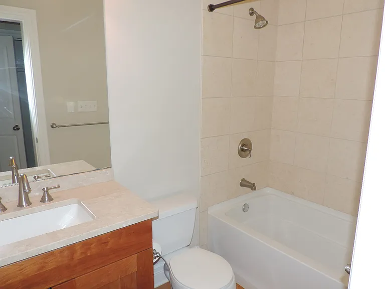2BD - Bathroom