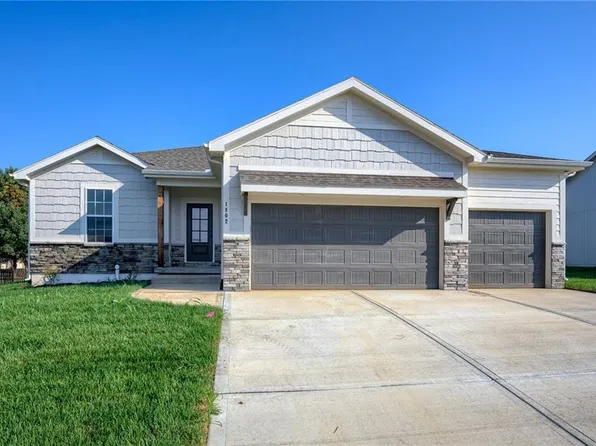 1802 Foxtail Dr, Pleasant Hill, MO 64080
