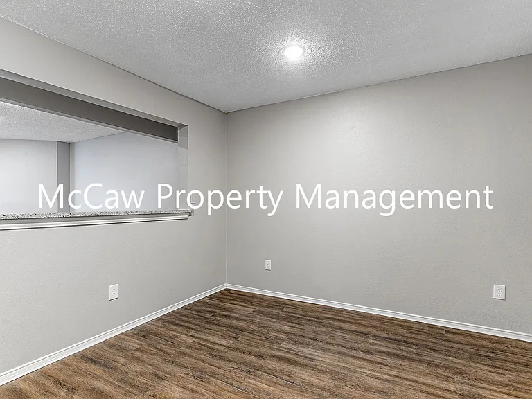 210 Rolston Rd #4 — Photo 3