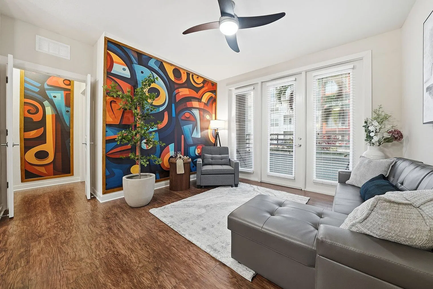2 bed, 2.0 bath, 1097 sqft, $5,169 — Photo 2