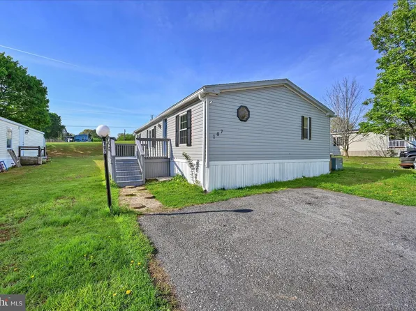 107 White Pine Ave, Hamburg, PA 19526