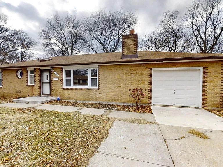 6708 N Walnut St — Photo 2
