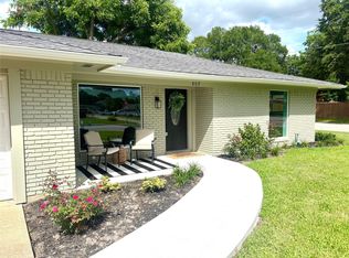 802 Victoria St, Navasota, TX 77868