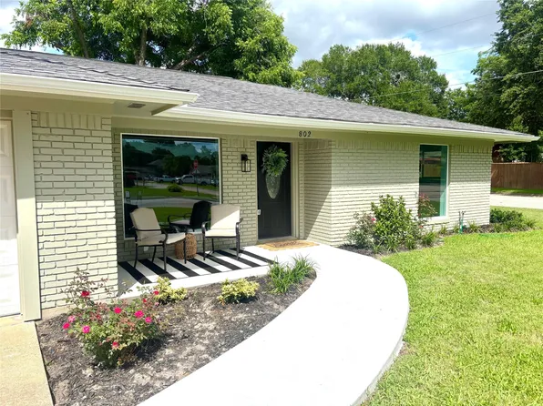 802 Victoria St, Navasota, TX 77868