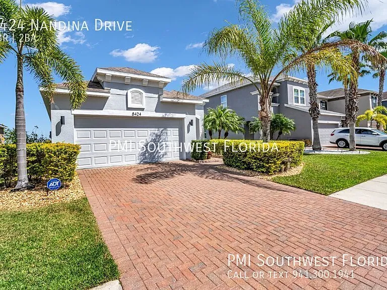 8424 Nandina Dr — Photo 2