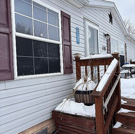2nd image of 118 Tropicana Ave