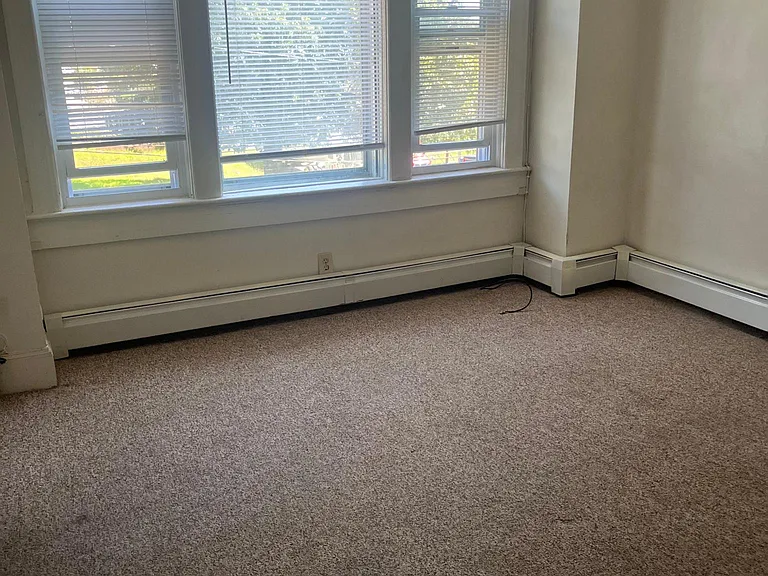 83-85 California Ave #2-R — Photo 8