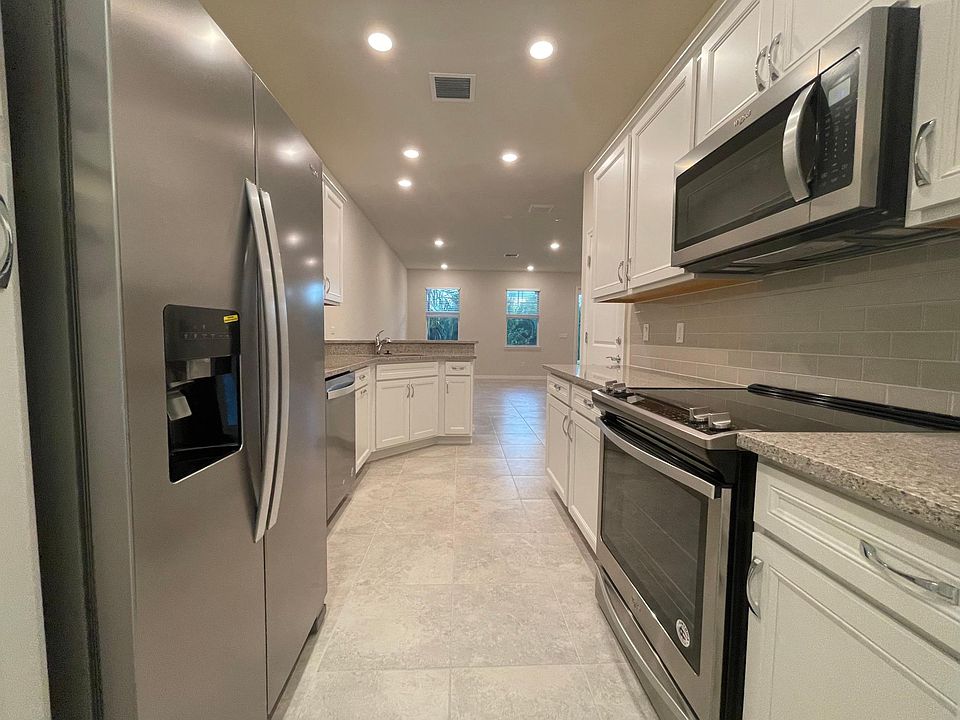 1st image of 4164 Greenway Dr
