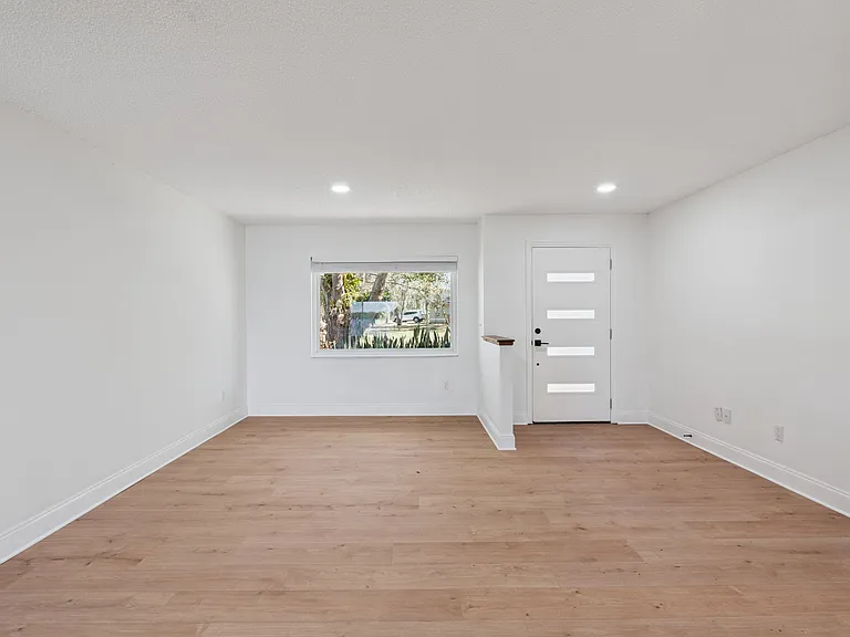 6346 Bennett Ct — Photo 3