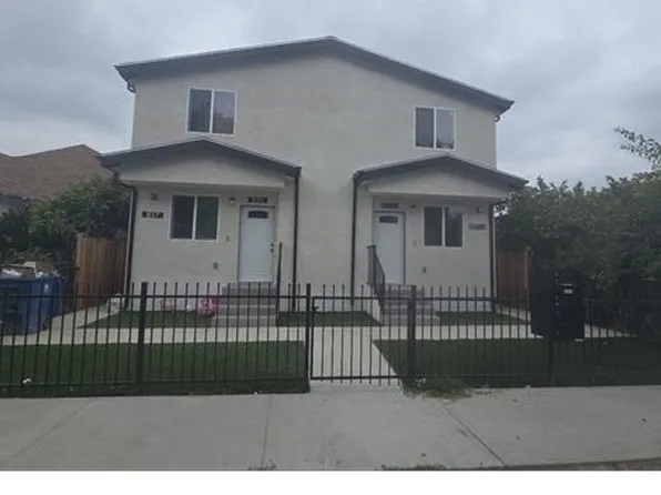 837 1/2 E 33rd St, Los Angeles, CA 90011