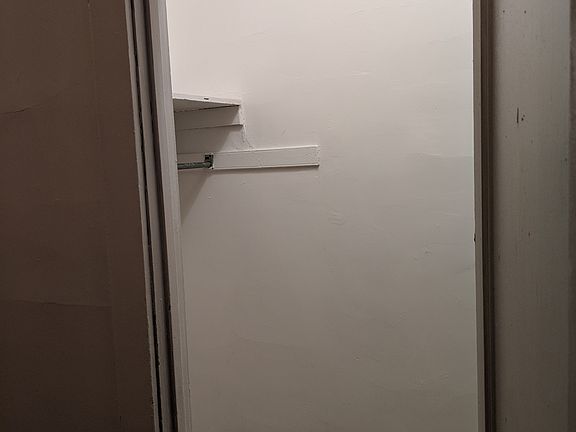 5th image of 6031 S Saint Lawrence Ave APT 2