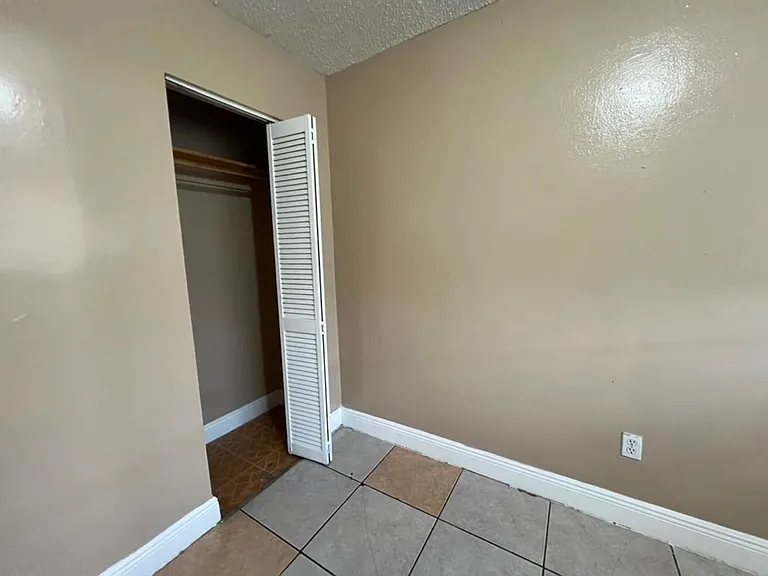 13315 Alexandria Dr — Photo 6